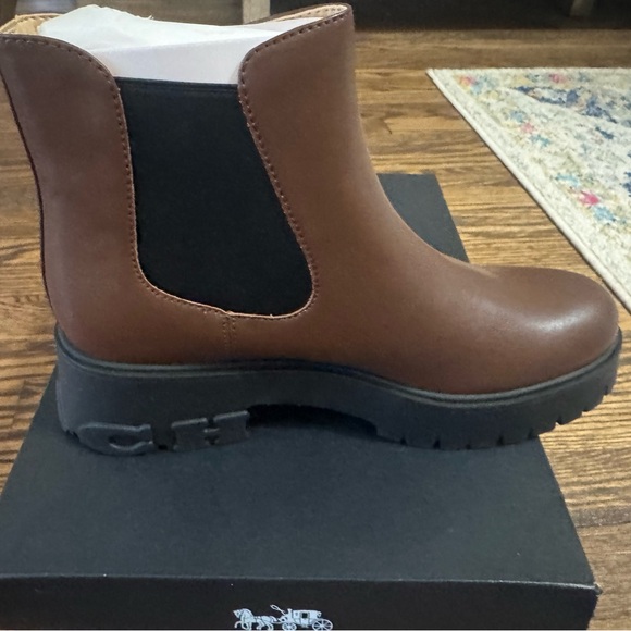 New in Box, Coach Reid Leather Bootie, Walnut, Size 9. - Picture 4 of 7
